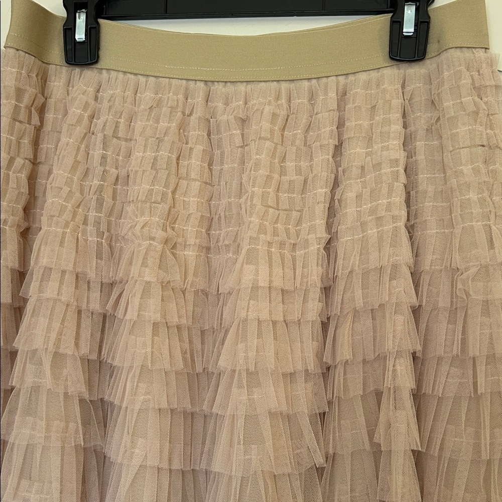 Chic Layered Tulle A-Line Skirt in Beige - Picture 2 of 9